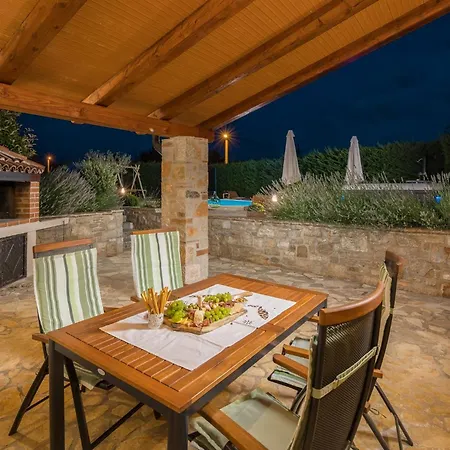 בית נופש Family Friendly House With A Swimming Pool Cerion, Istria - Sredisnja Istra - 16332