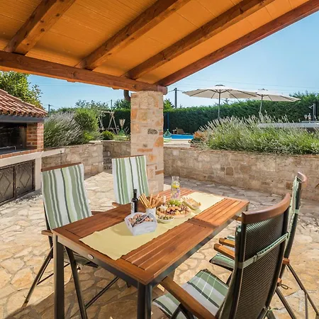 בית נופש Family Friendly House With A Swimming Pool Cerion, Istria - Sredisnja Istra - 16332
